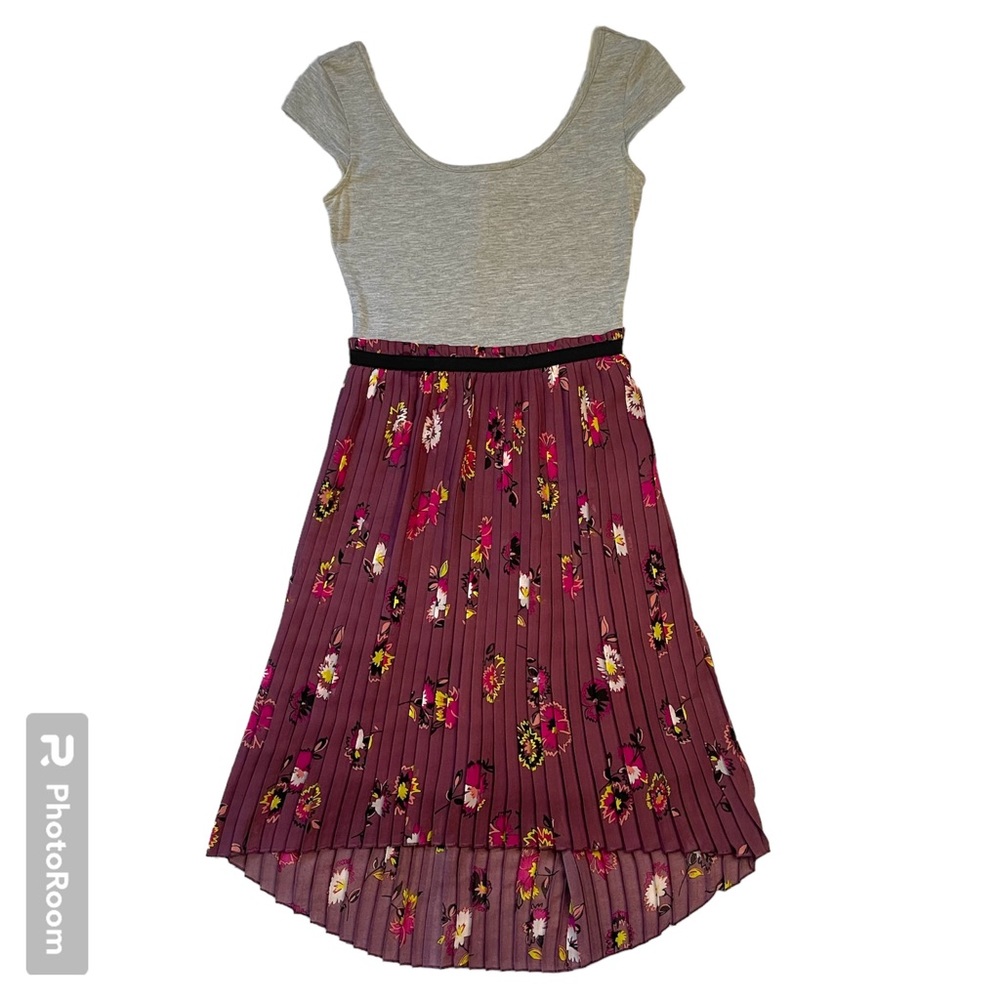 Xhileration Women’s Scoop Neck Cap Sleeve Dress, Accordion Pleated Skirt size XS